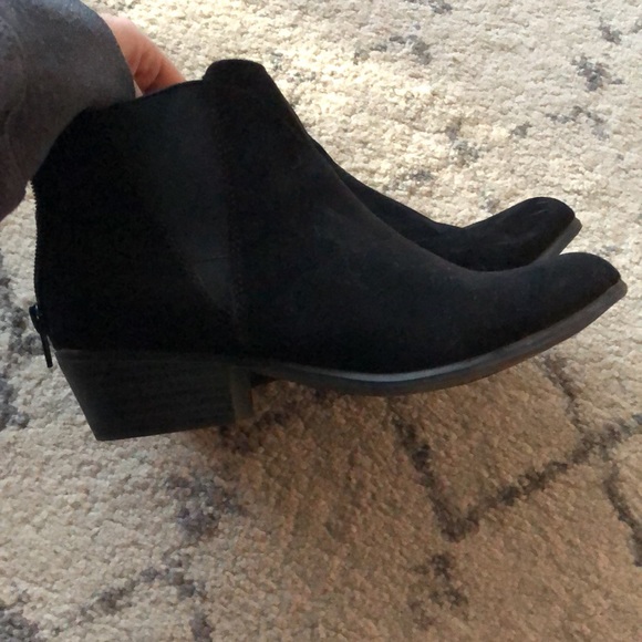 Size 6 Booties - Picture 3 of 6